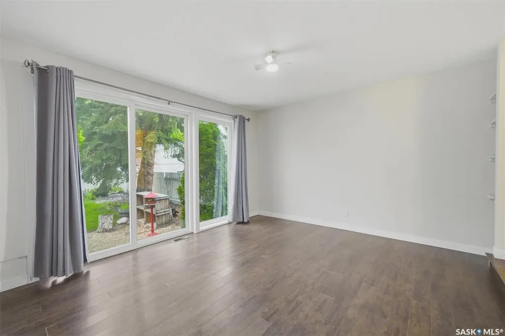 15 Selkirk Crescent Saskatoon SK S7L 4J4