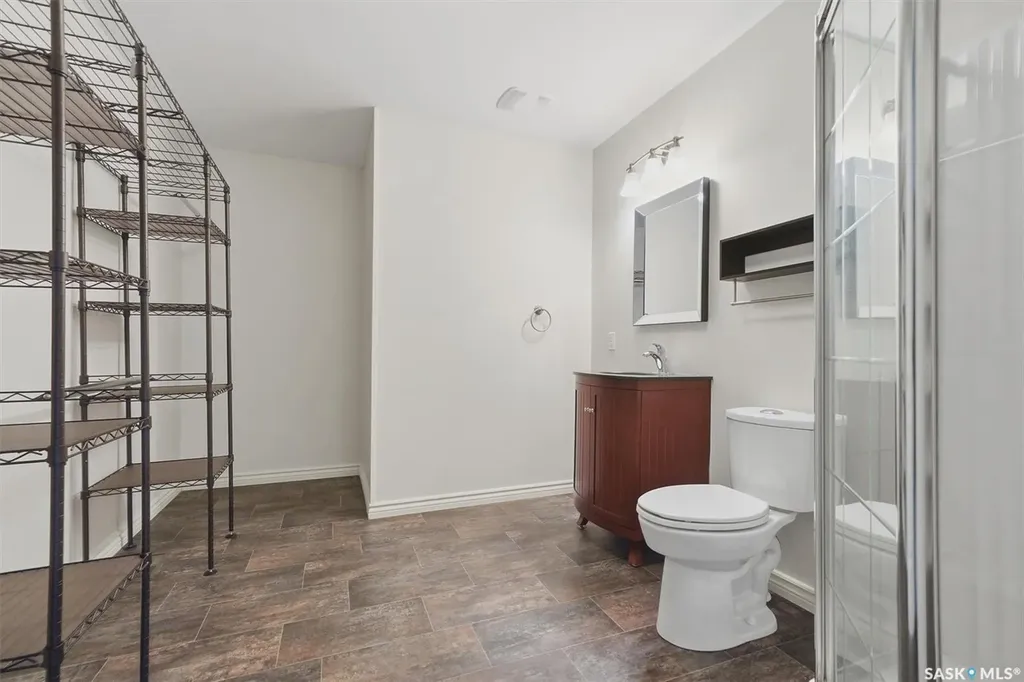 15 Selkirk Crescent Saskatoon SK S7L 4J4
