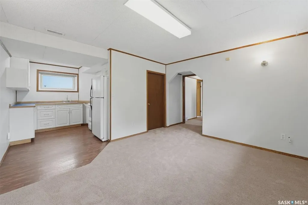 15 Selkirk Crescent Saskatoon SK S7L 4J4