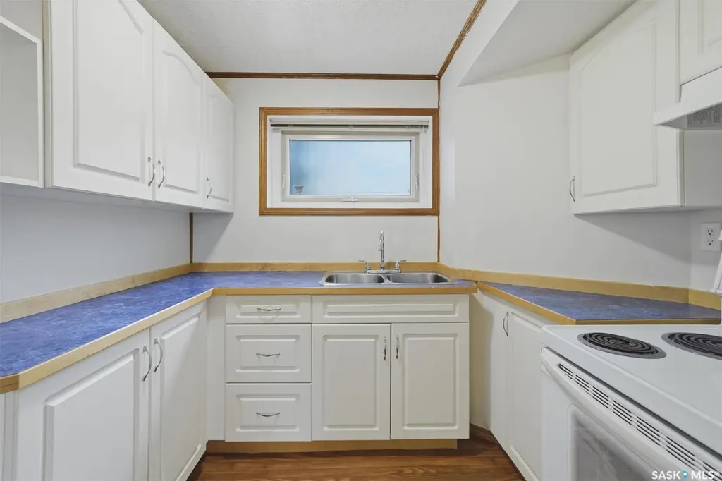 15 Selkirk Crescent Saskatoon SK S7L 4J4