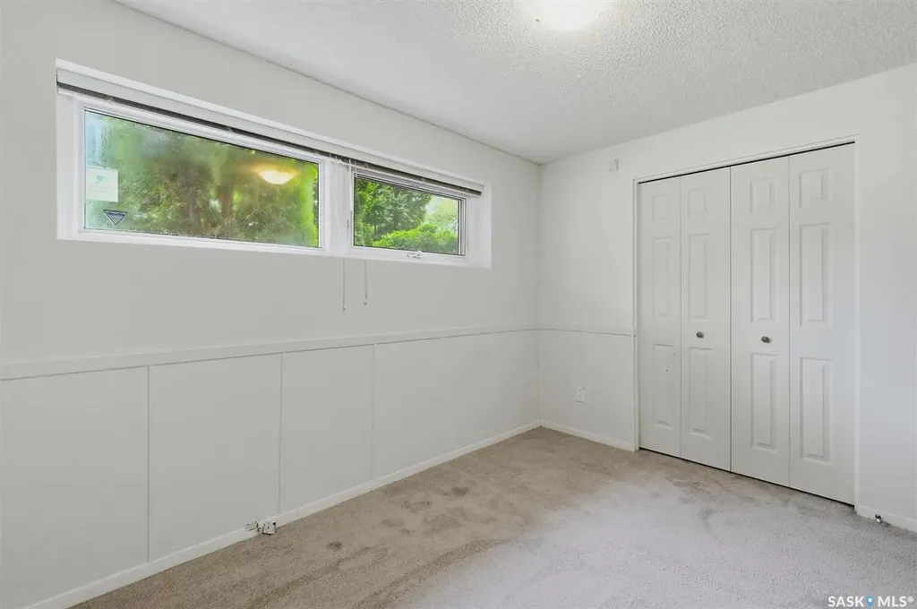 15 Selkirk Crescent Saskatoon SK S7L 4J4