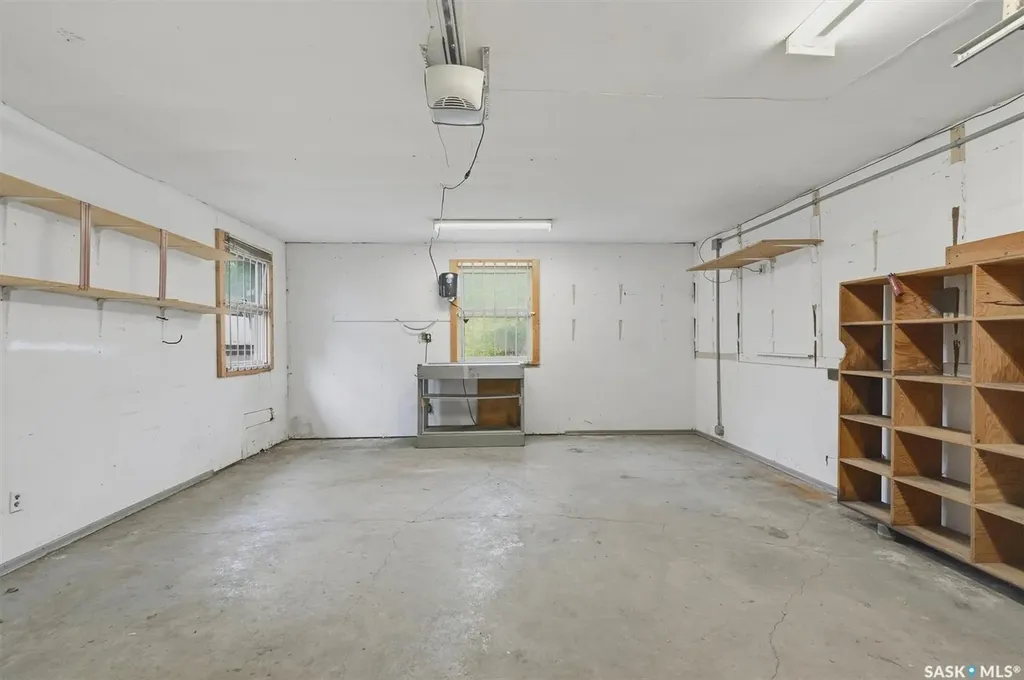 15 Selkirk Crescent Saskatoon SK S7L 4J4