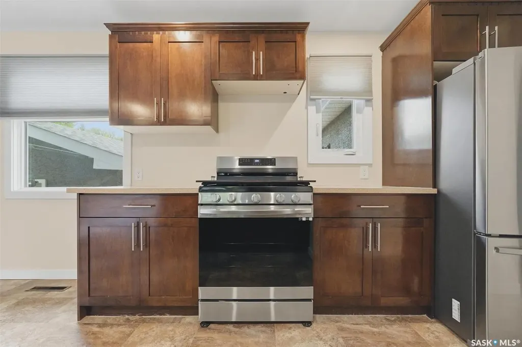 15 Selkirk Crescent Saskatoon SK S7L 4J4