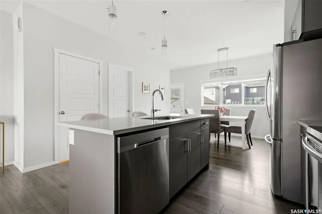 5032 Primrose Green Drive E Regina SK S4V 3S5