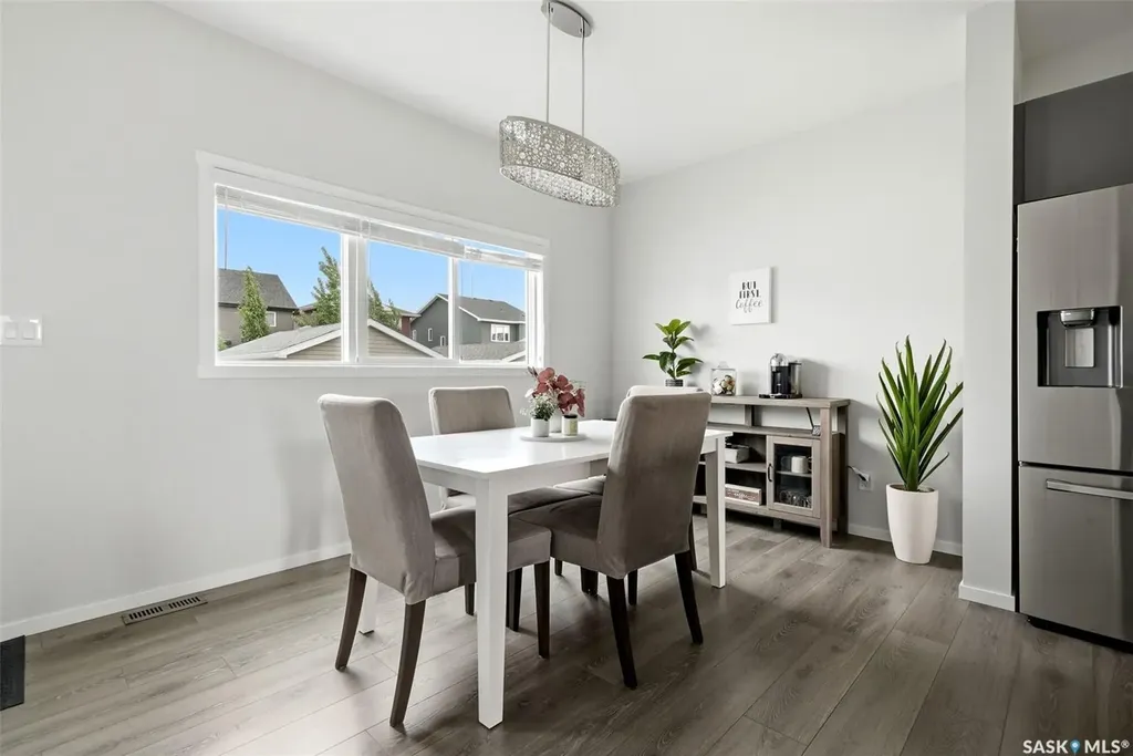 5032 Primrose Green Drive E Regina SK S4V 3S5