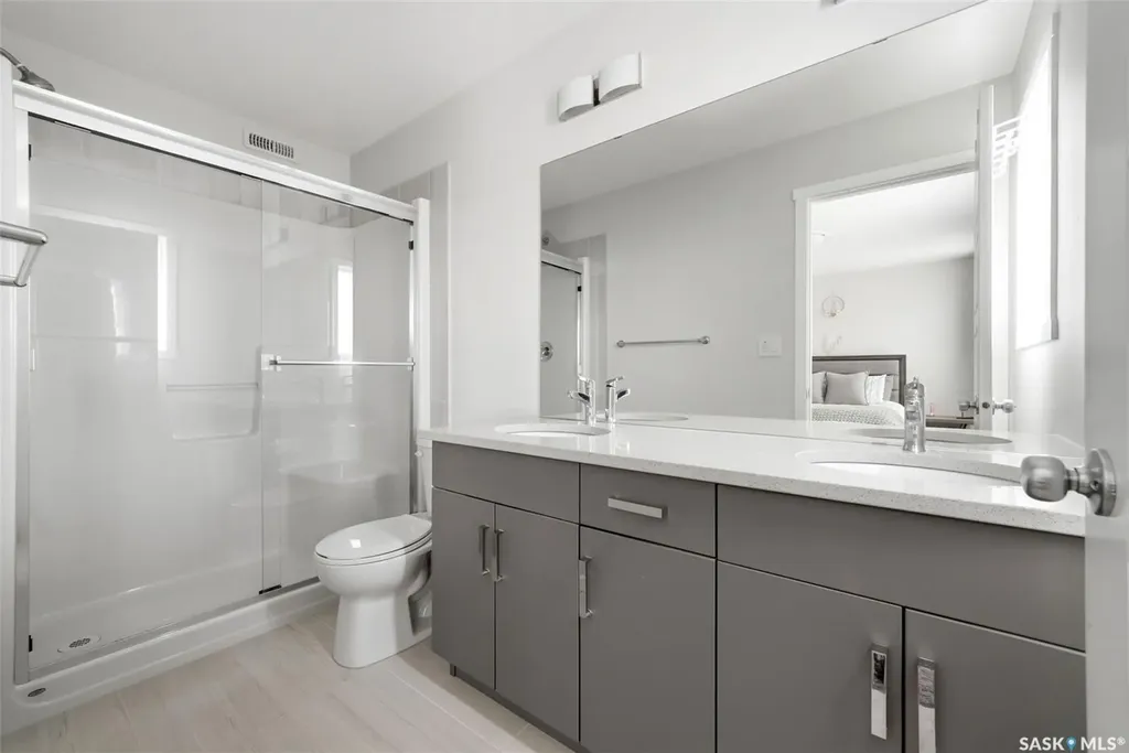 5032 Primrose Green Drive E Regina SK S4V 3S5