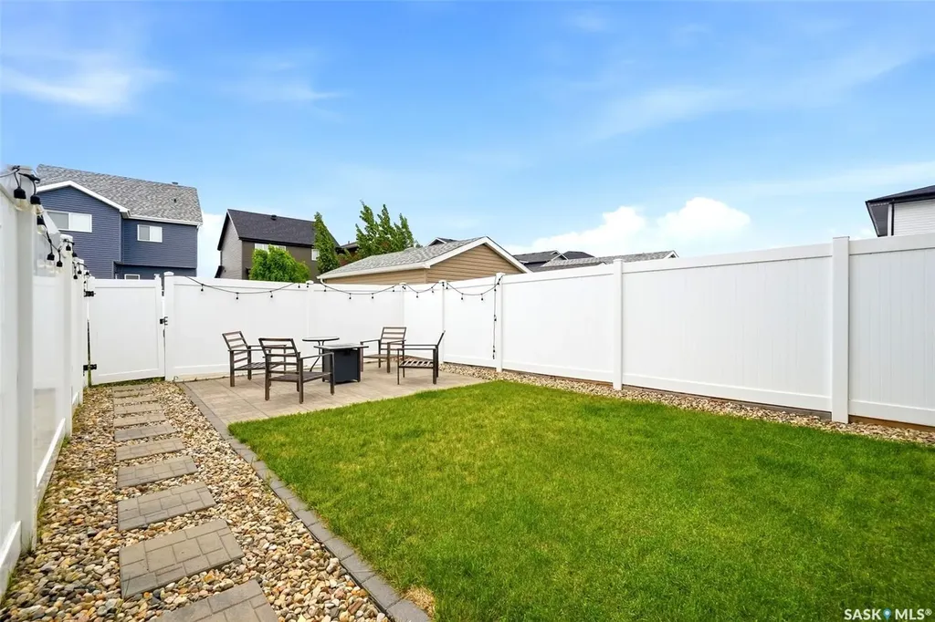 5032 Primrose Green Drive E Regina SK S4V 3S5