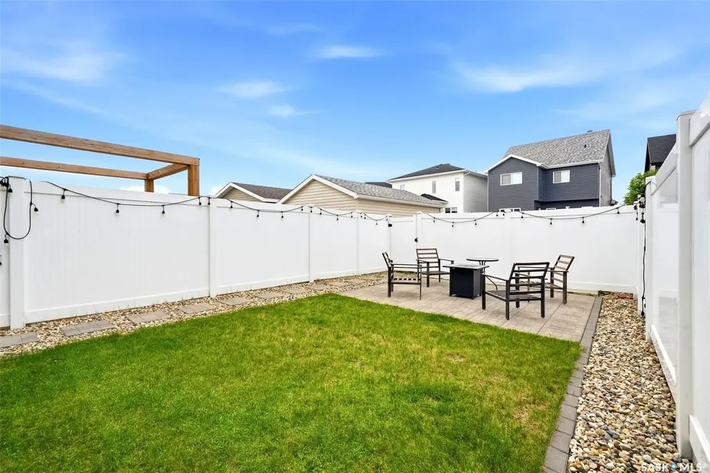 5032 Primrose Green Drive E Regina SK S4V 3S5