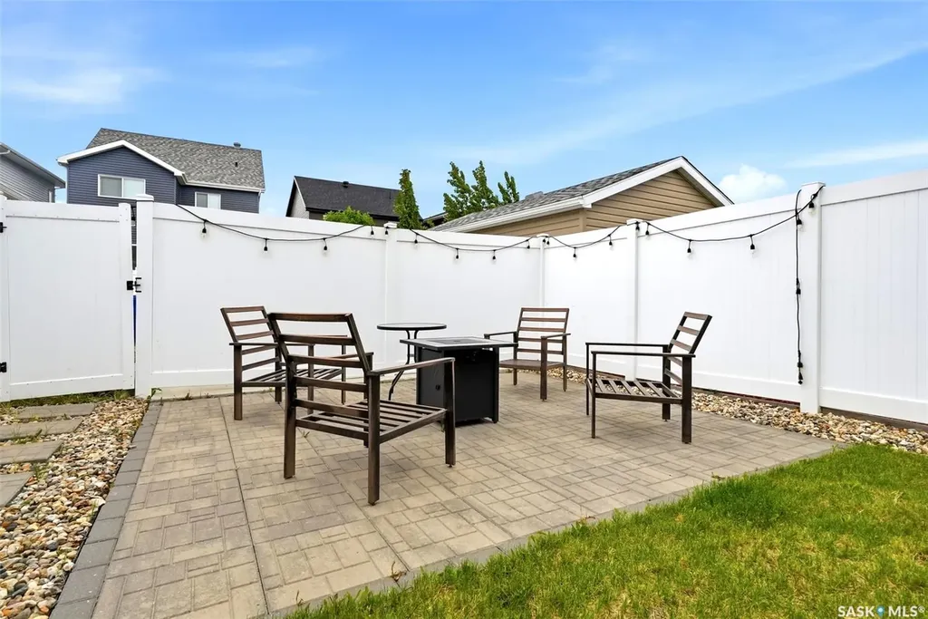 5032 Primrose Green Drive E Regina SK S4V 3S5