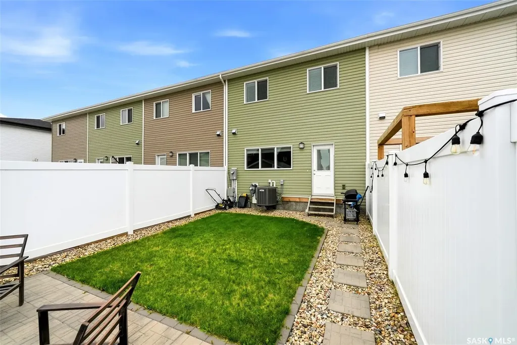 5032 Primrose Green Drive E Regina SK S4V 3S5