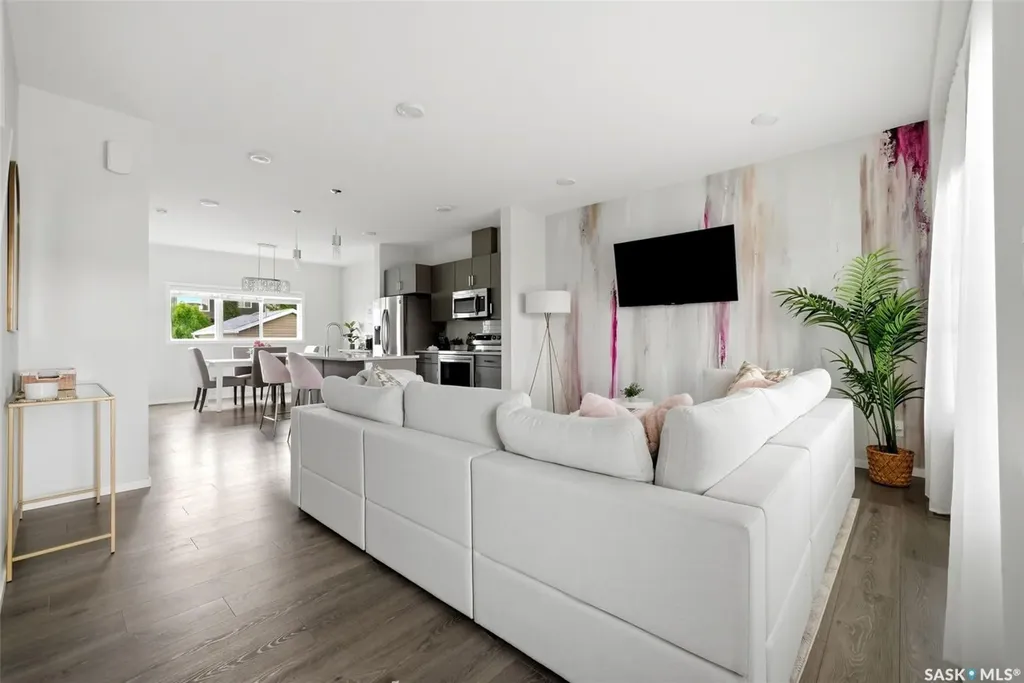 5032 Primrose Green Drive E Regina SK S4V 3S5