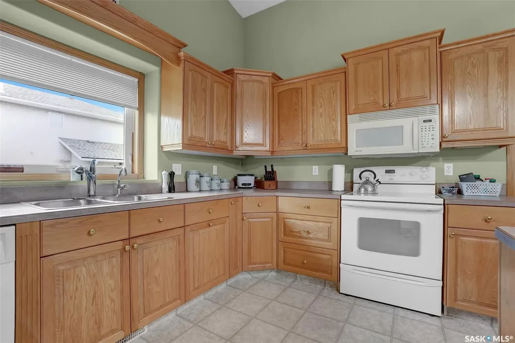 33 Lott Road White City SK S4L 5B1