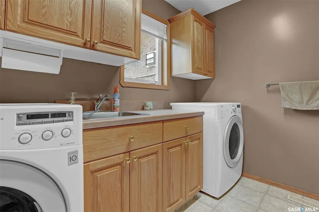 33 Lott Road White City SK S4L 5B1
