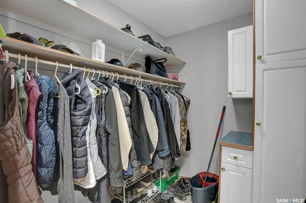 33 Lott Road White City SK S4L 5B1