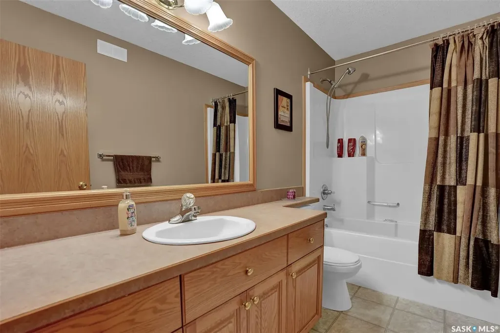 33 Lott Road White City SK S4L 5B1