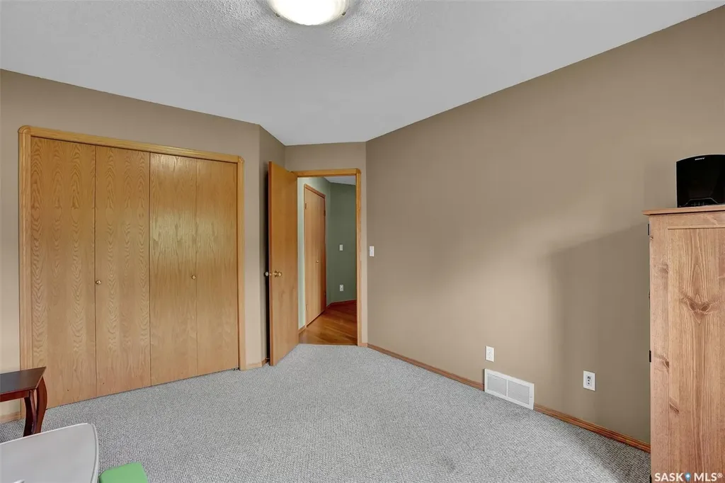 33 Lott Road White City SK S4L 5B1