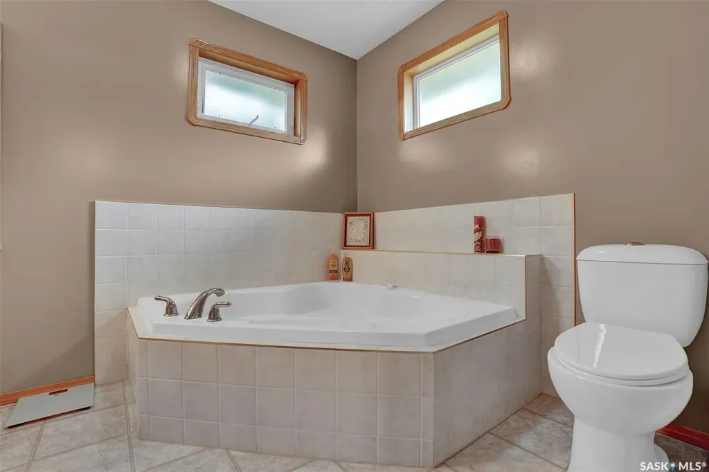 33 Lott Road White City SK S4L 5B1