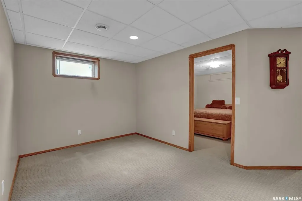 33 Lott Road White City SK S4L 5B1
