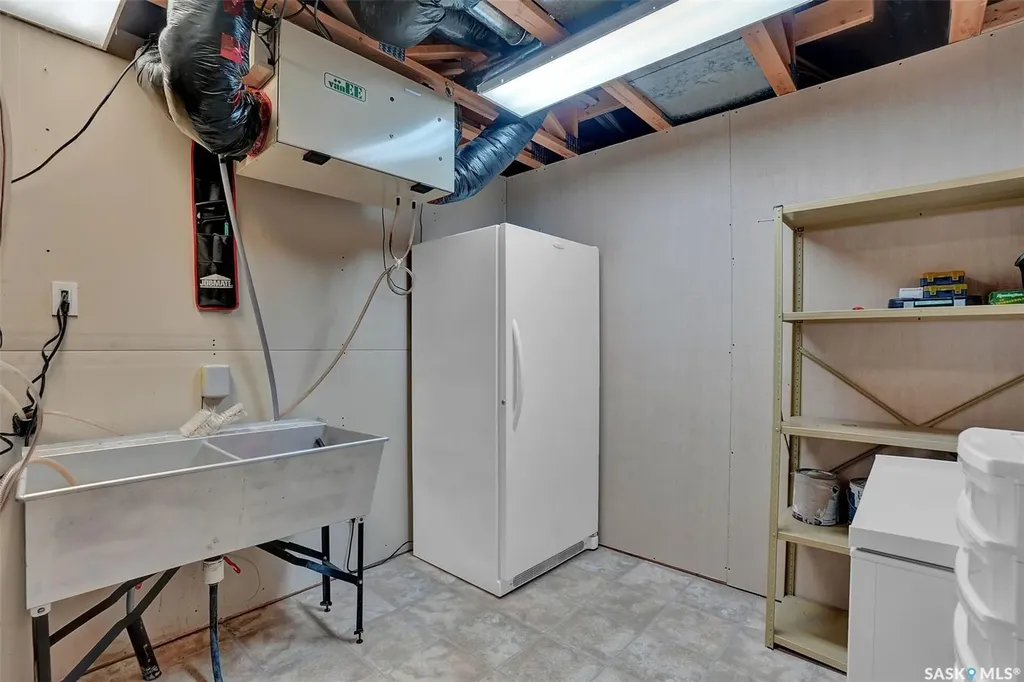 33 Lott Road White City SK S4L 5B1