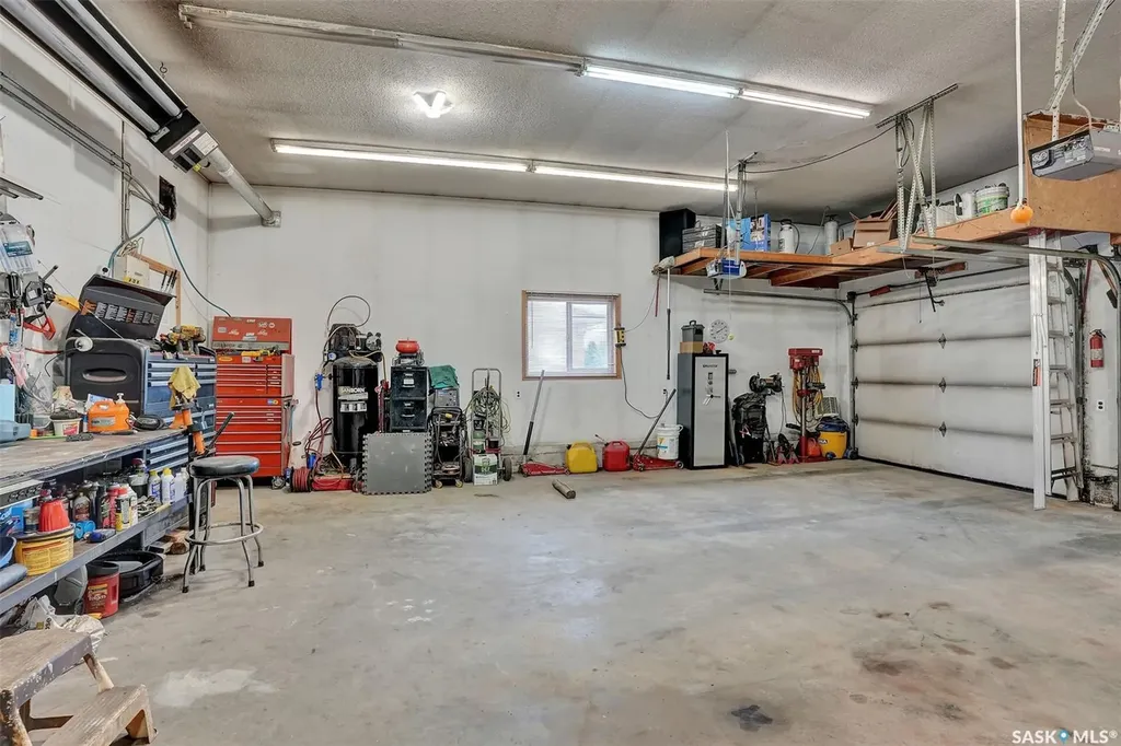 33 Lott Road White City SK S4L 5B1