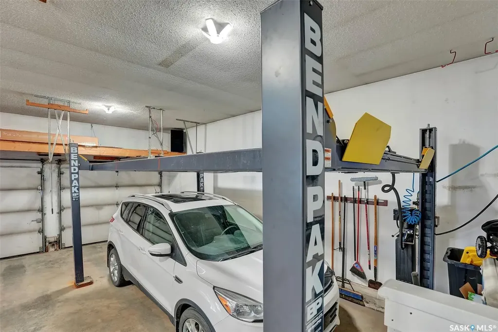 33 Lott Road White City SK S4L 5B1