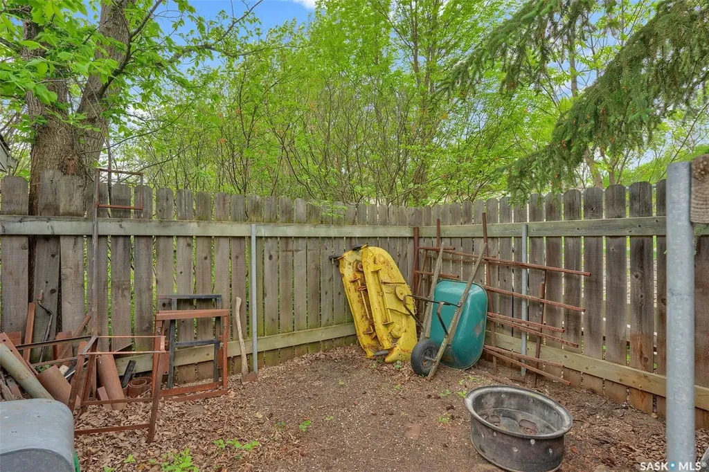 33 Lott Road White City SK S4L 5B1