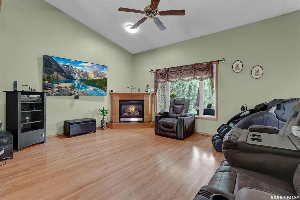 33 Lott Road White City SK S4L 5B1