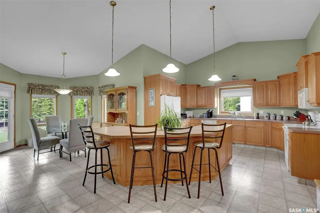33 Lott Road White City SK S4L 5B1