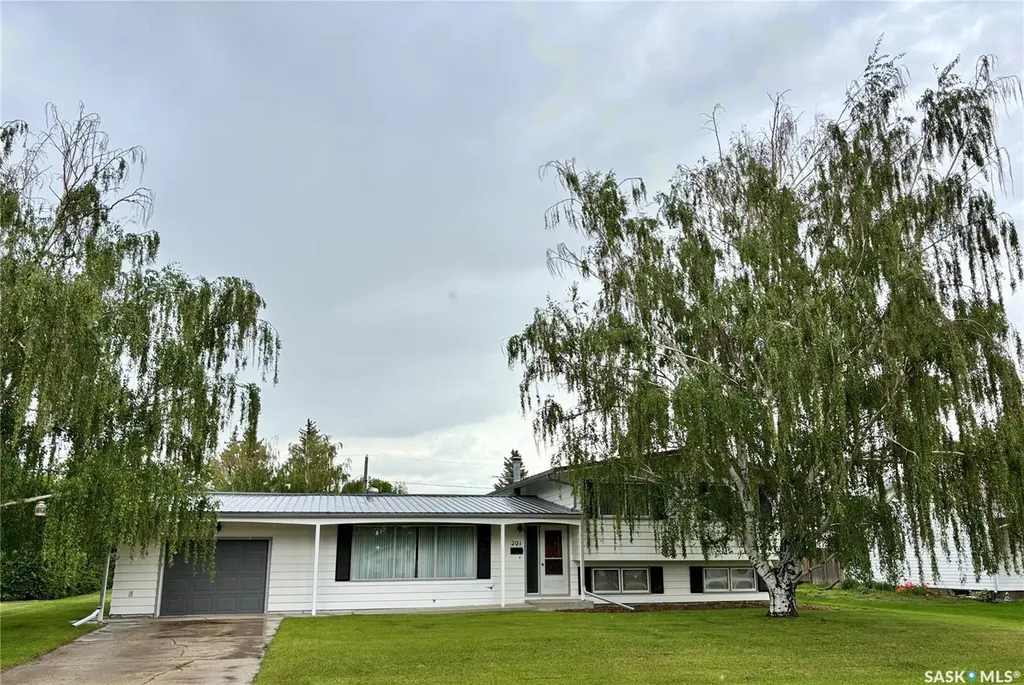 201 2nd Avenue E Eatonia SK S0L 0Y0