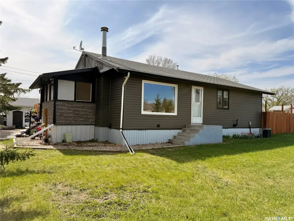 200 2nd Street W Dinsmore SK S0L 0T0