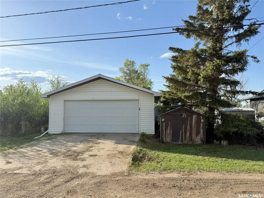 200 2nd Street W Dinsmore SK S0L 0T0