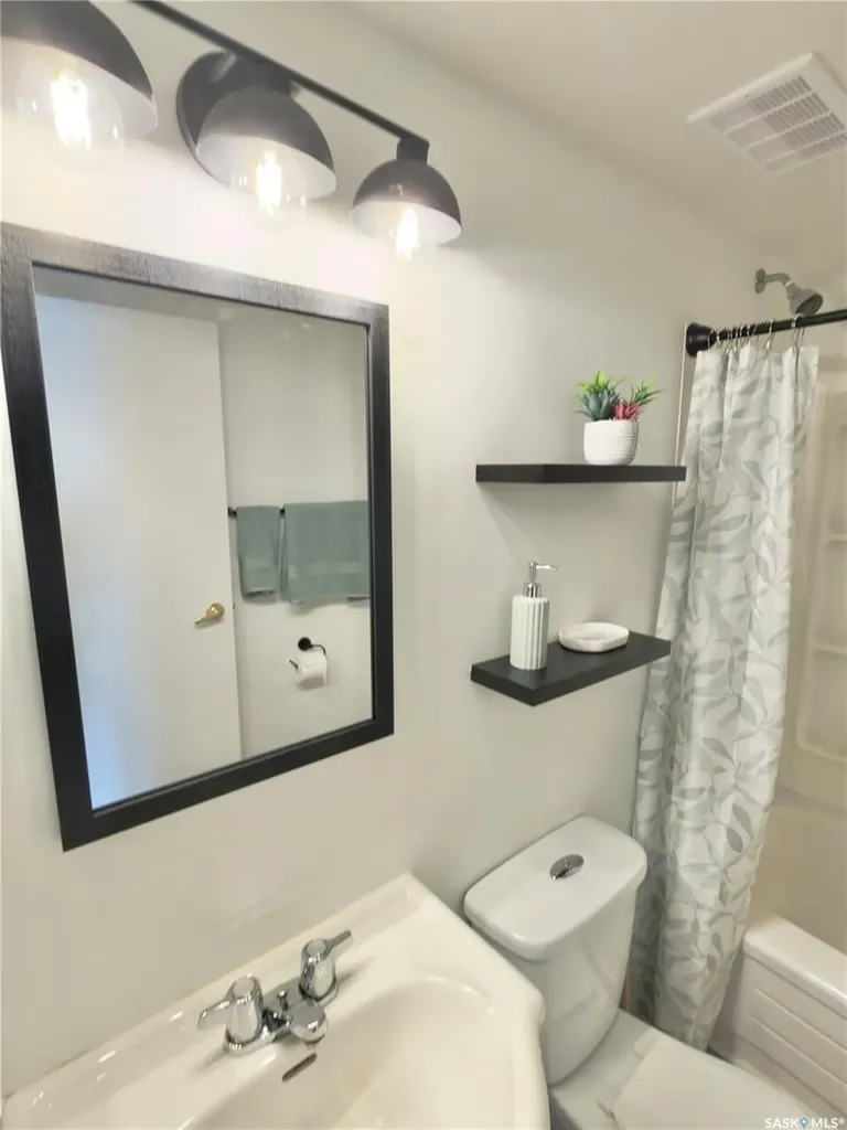 116 111th Street W Saskatoon SK S7N 1S7