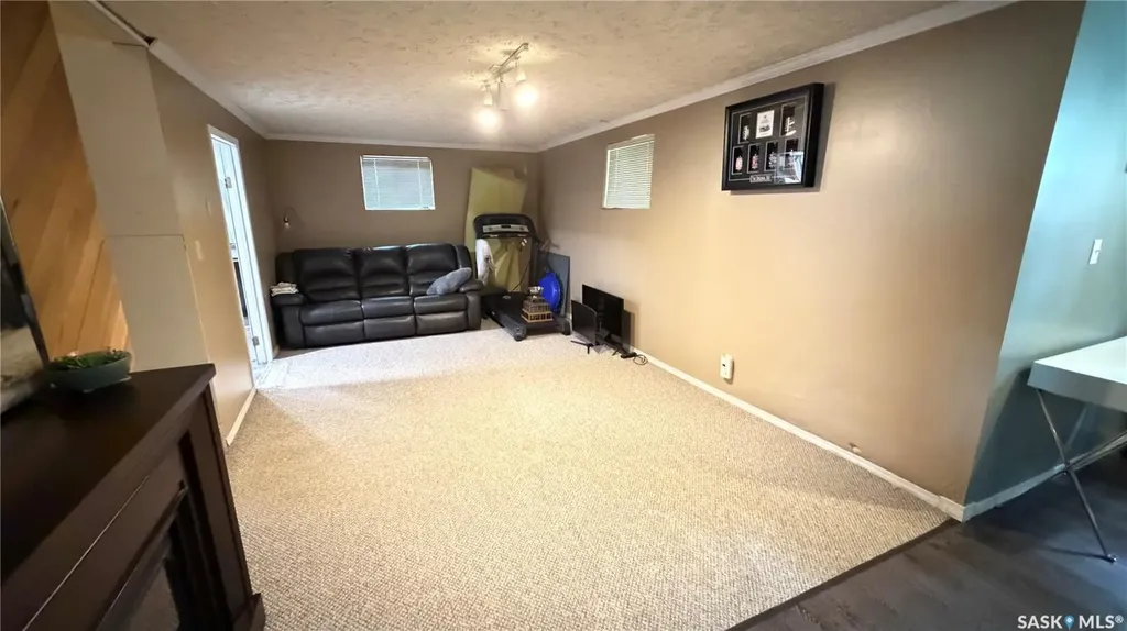 201 Walsh Street Maple Creek SK S0N 1N0