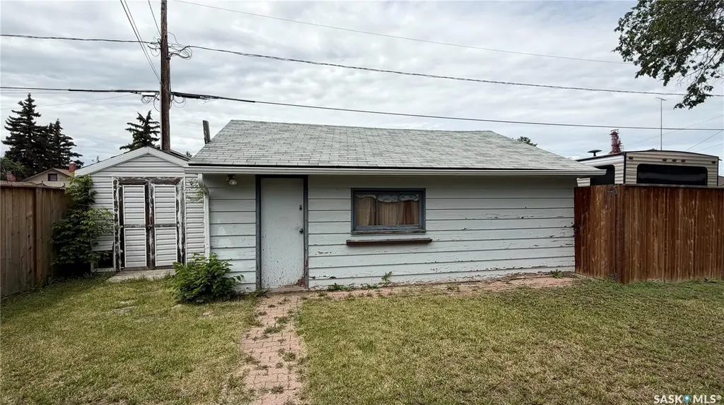 201 Walsh Street Maple Creek SK S0N 1N0