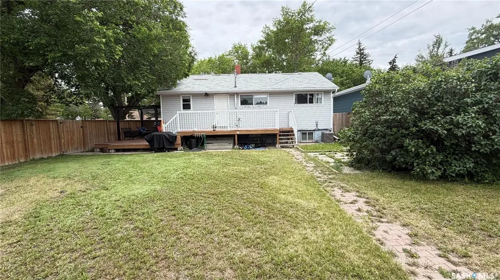 201 Walsh Street Maple Creek SK S0N 1N0