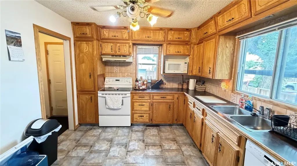 201 Walsh Street Maple Creek SK S0N 1N0