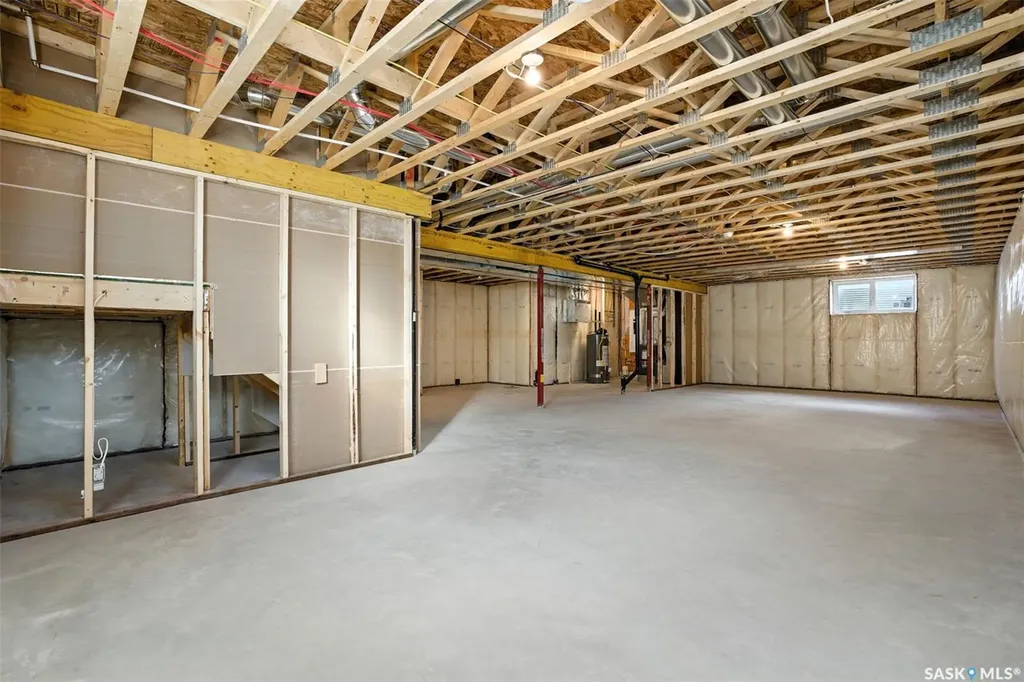 319 Woolf Bay Saskatoon SK S7W 1E5