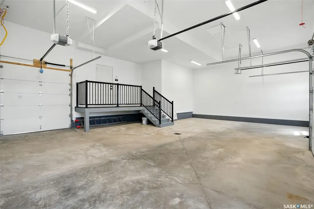 319 Woolf Bay Saskatoon SK S7W 1E5