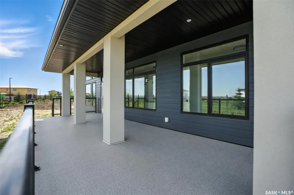 319 Woolf Bay Saskatoon SK S7W 1E5