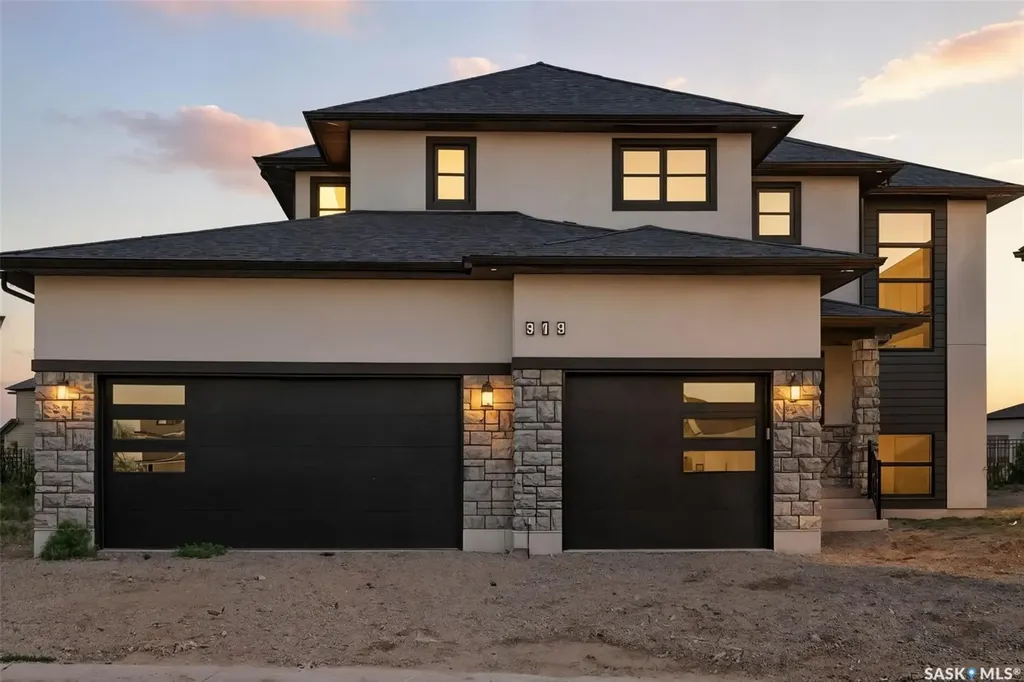 319 Woolf Bay Saskatoon SK S7W 1E5