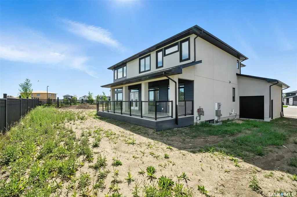 319 Woolf Bay Saskatoon SK S7W 1E5
