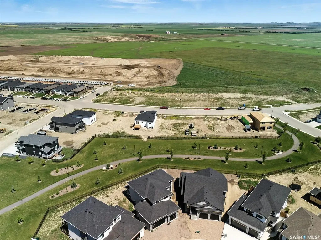 319 Woolf Bay Saskatoon SK S7W 1E5