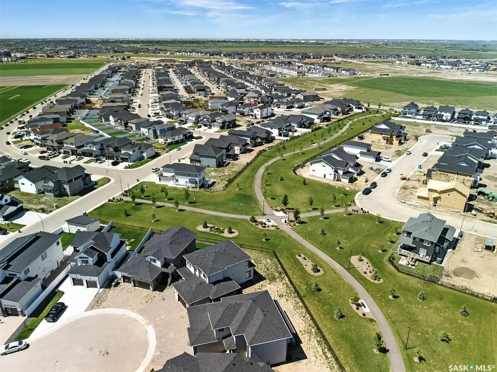 319 Woolf Bay Saskatoon SK S7W 1E5