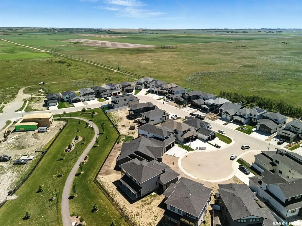319 Woolf Bay Saskatoon SK S7W 1E5