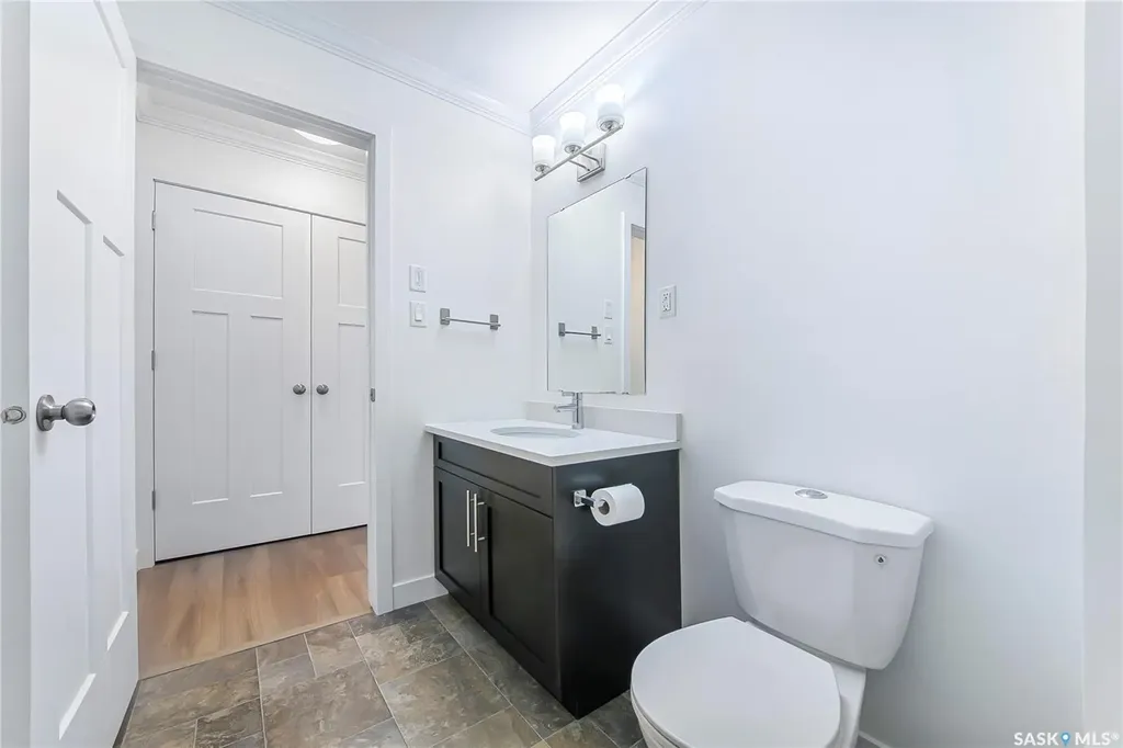 250 Akhtar Bend Saskatoon SK S7W 0W4