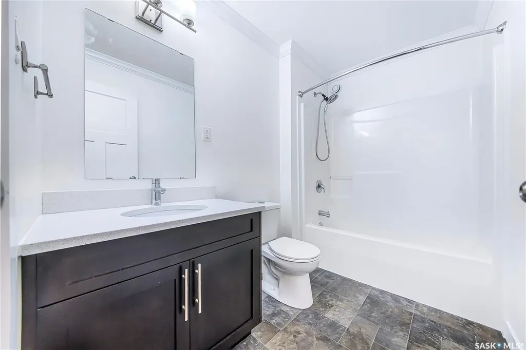 250 Akhtar Bend Saskatoon SK S7W 0W4