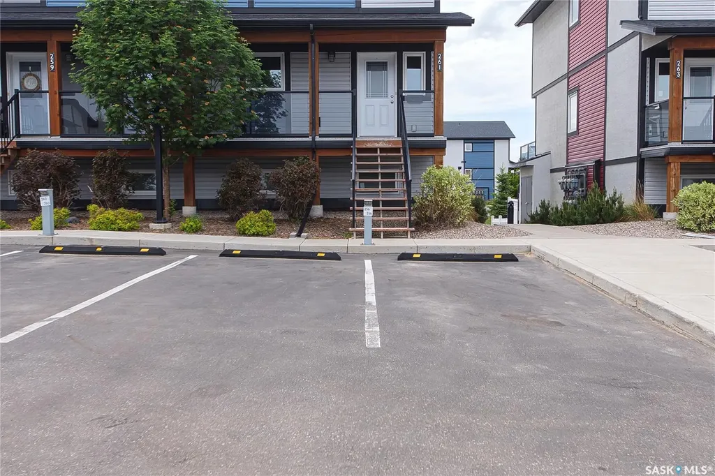 250 Akhtar Bend Saskatoon SK S7W 0W4