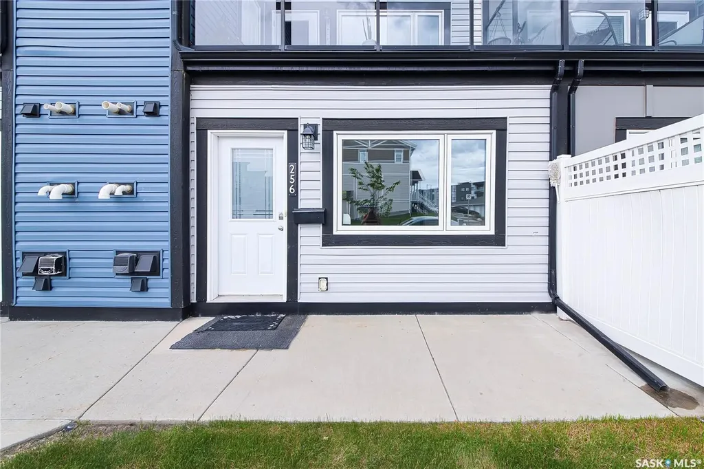 250 Akhtar Bend Saskatoon SK S7W 0W4