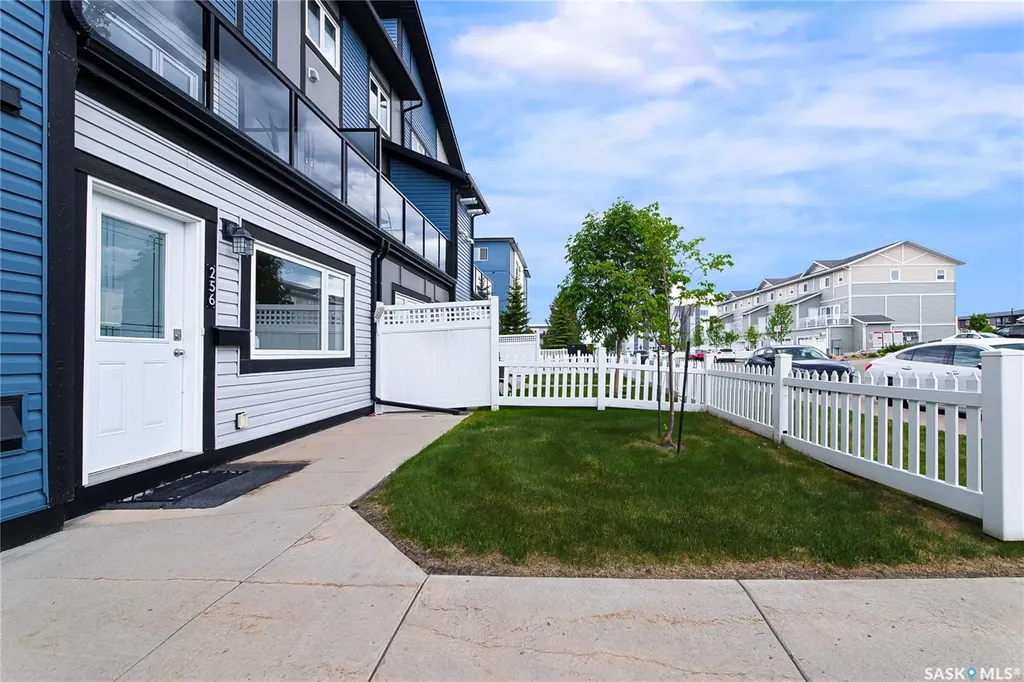 250 Akhtar Bend Saskatoon SK S7W 0W4