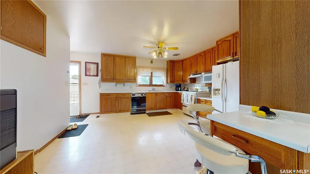 210 Cypress Street Maple Creek SK S0N 1N0